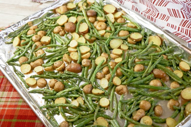 Sheet Pan Garlic Potatoes and Green Beans Roscoe's Recipes