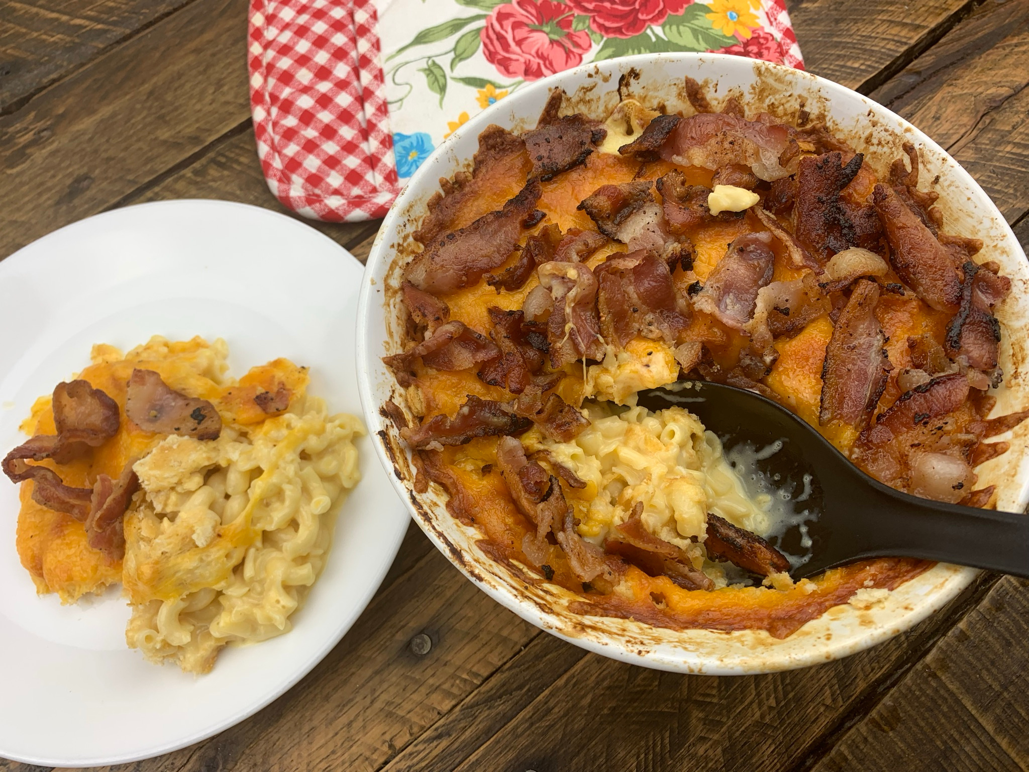 Baked Mac And Cheese With Ritz Crackers And Bacon Topping - Roscoe's ...