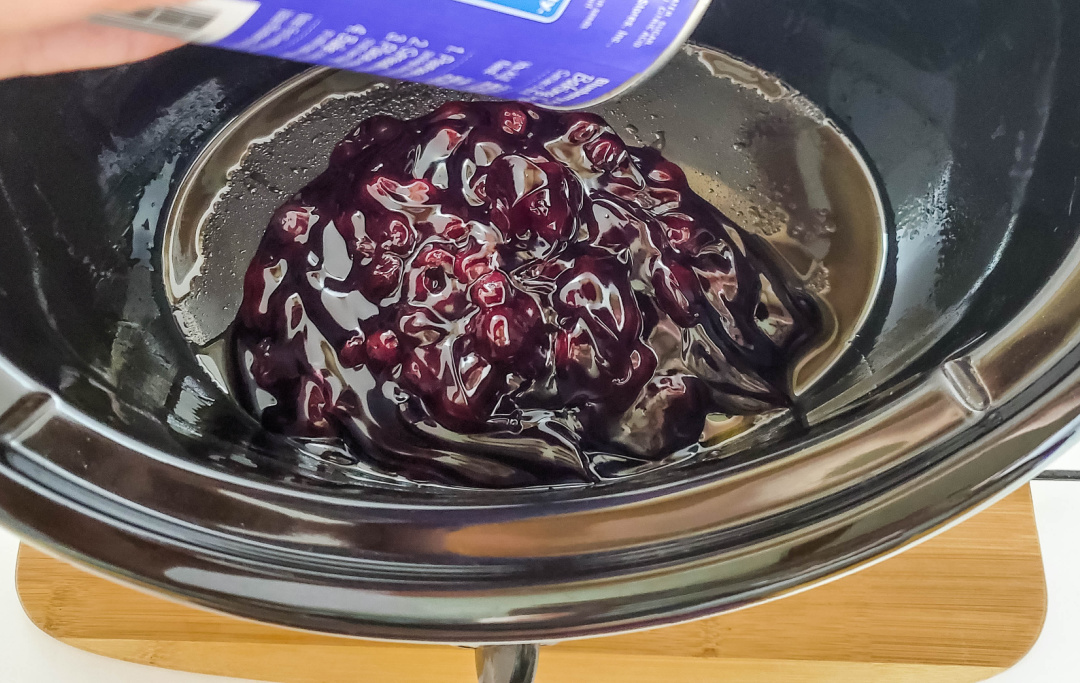 Slow Cooker Lemon Blueberry Dump Cake
