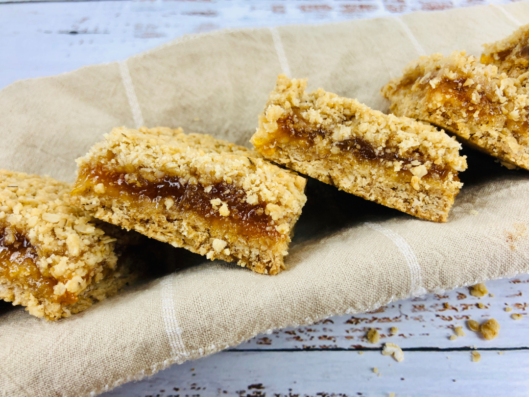 Apricot Oatmeal Bars