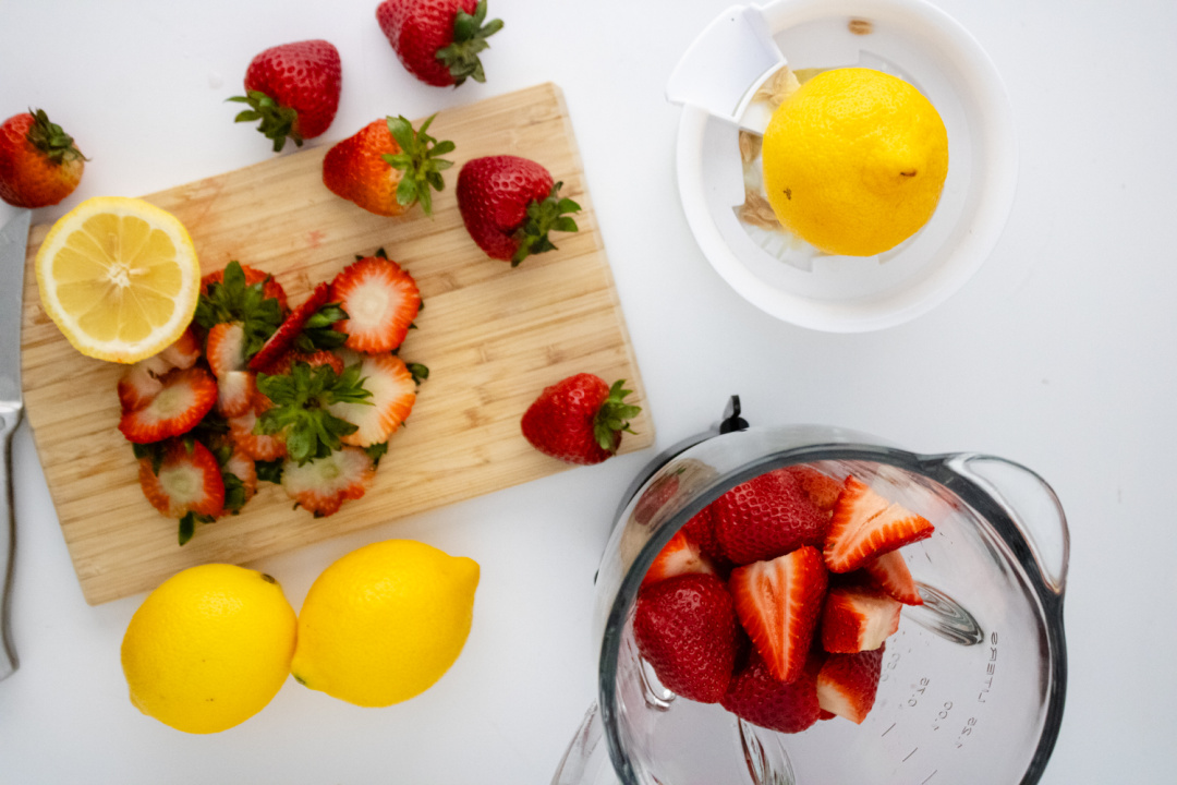 homemade strawberry lemonade