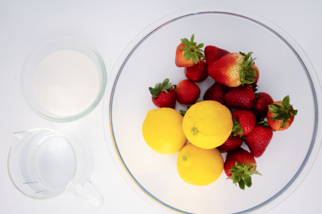 homemade strawberry lemonade