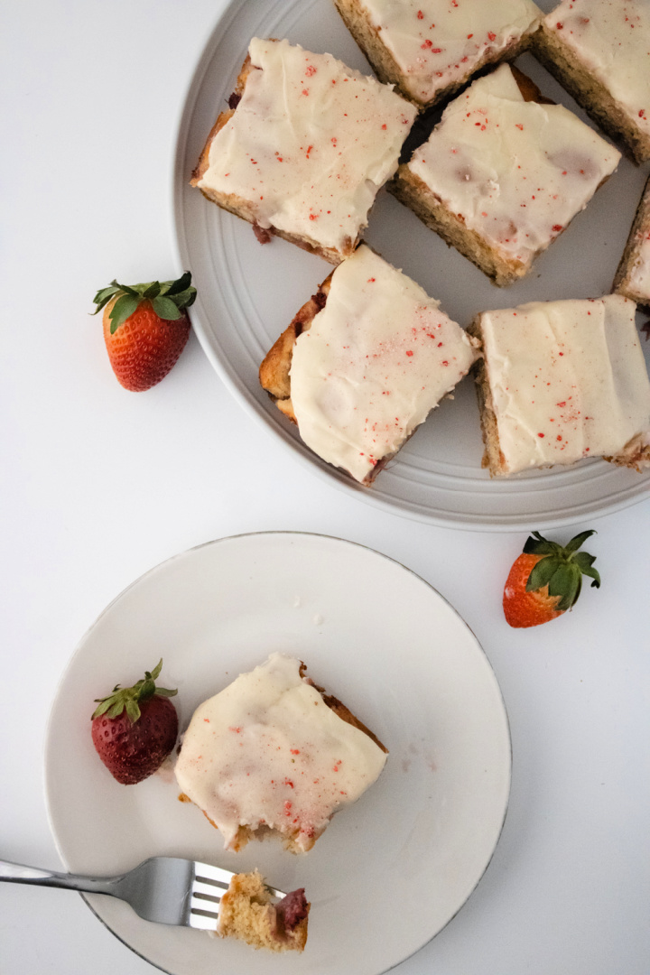 Strawberry Banana Cake
