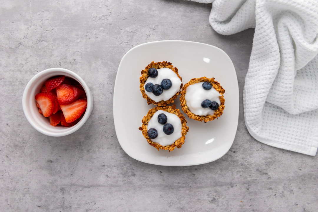 granola berry cups