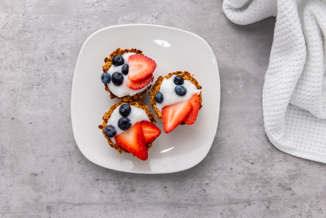 granola berry cups