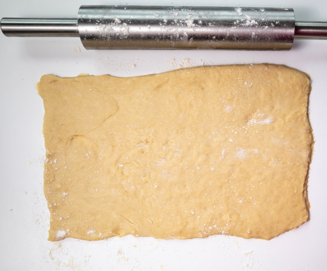 Pumpkin Cinnamon Rolls with Frosting