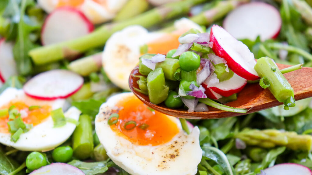 Asparagus Spring Salad with Boiled Eggs